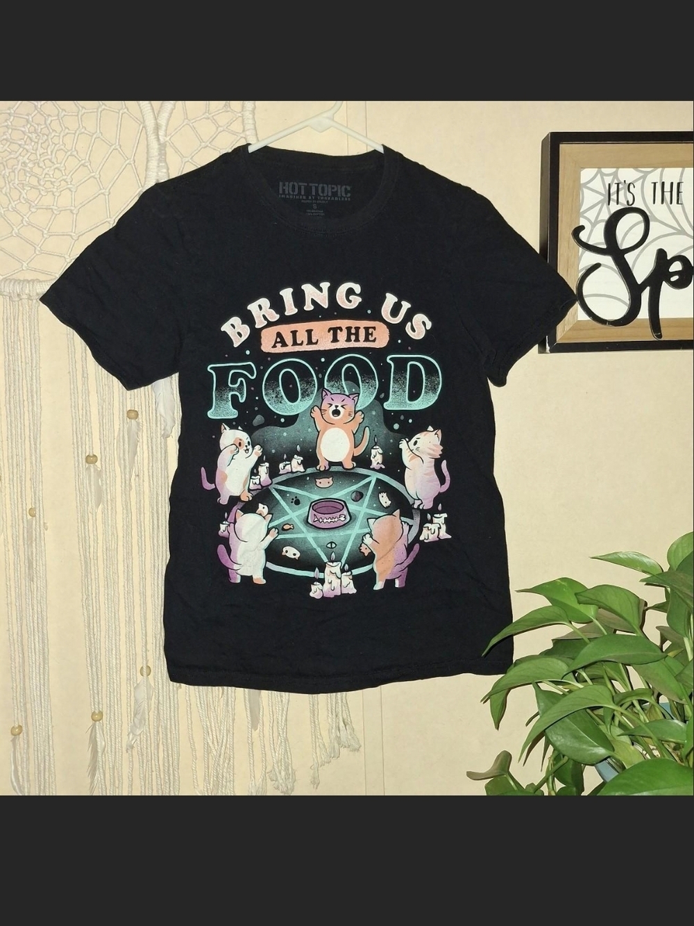 Hot Topic Black Tee with Pastel Cat Dinner Graphic